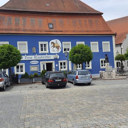 Pension "Zum Raubritter" Langquaid Exteriör bild