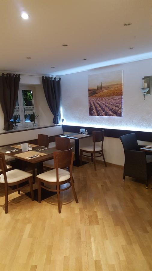 Pension "Zum Raubritter" Langquaid Exteriör bild