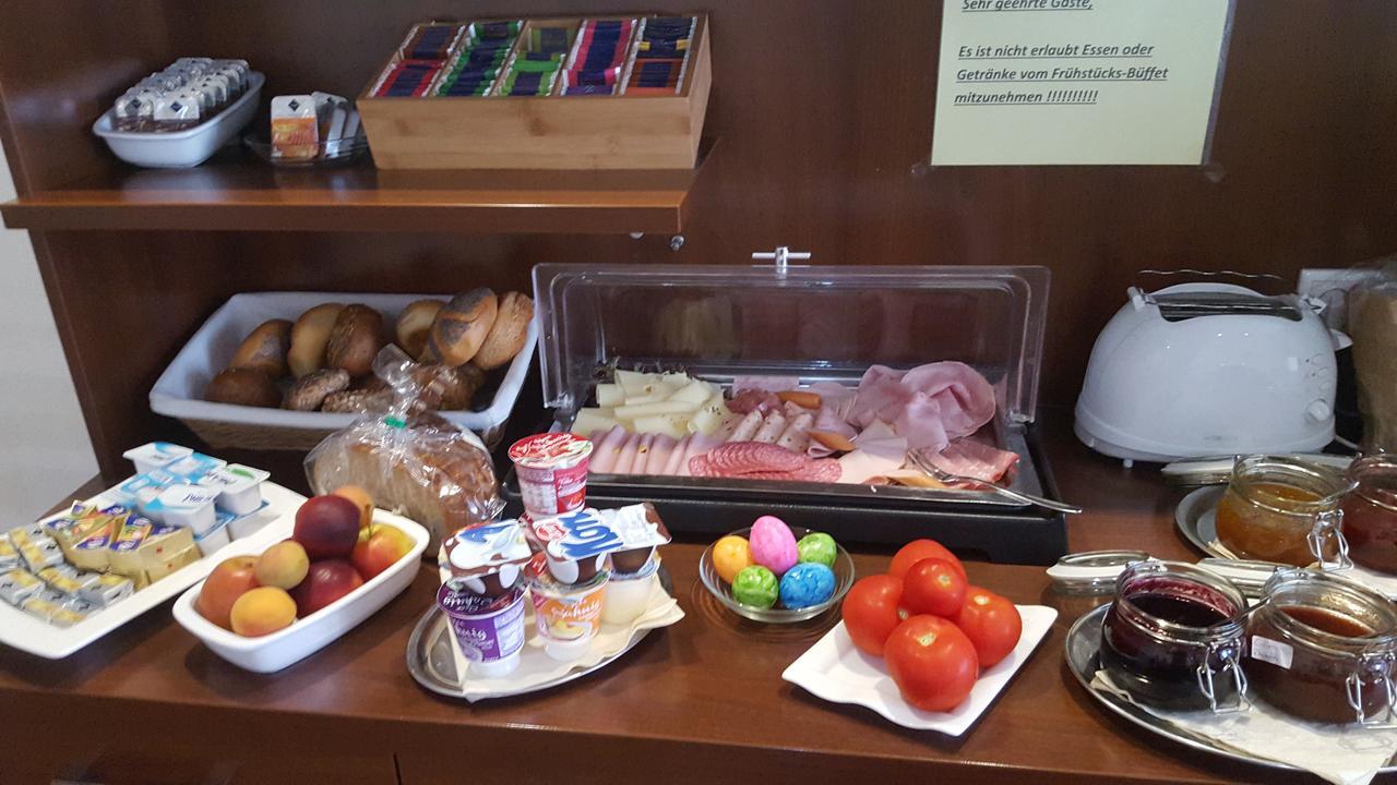 Pension "Zum Raubritter" Langquaid Exteriör bild